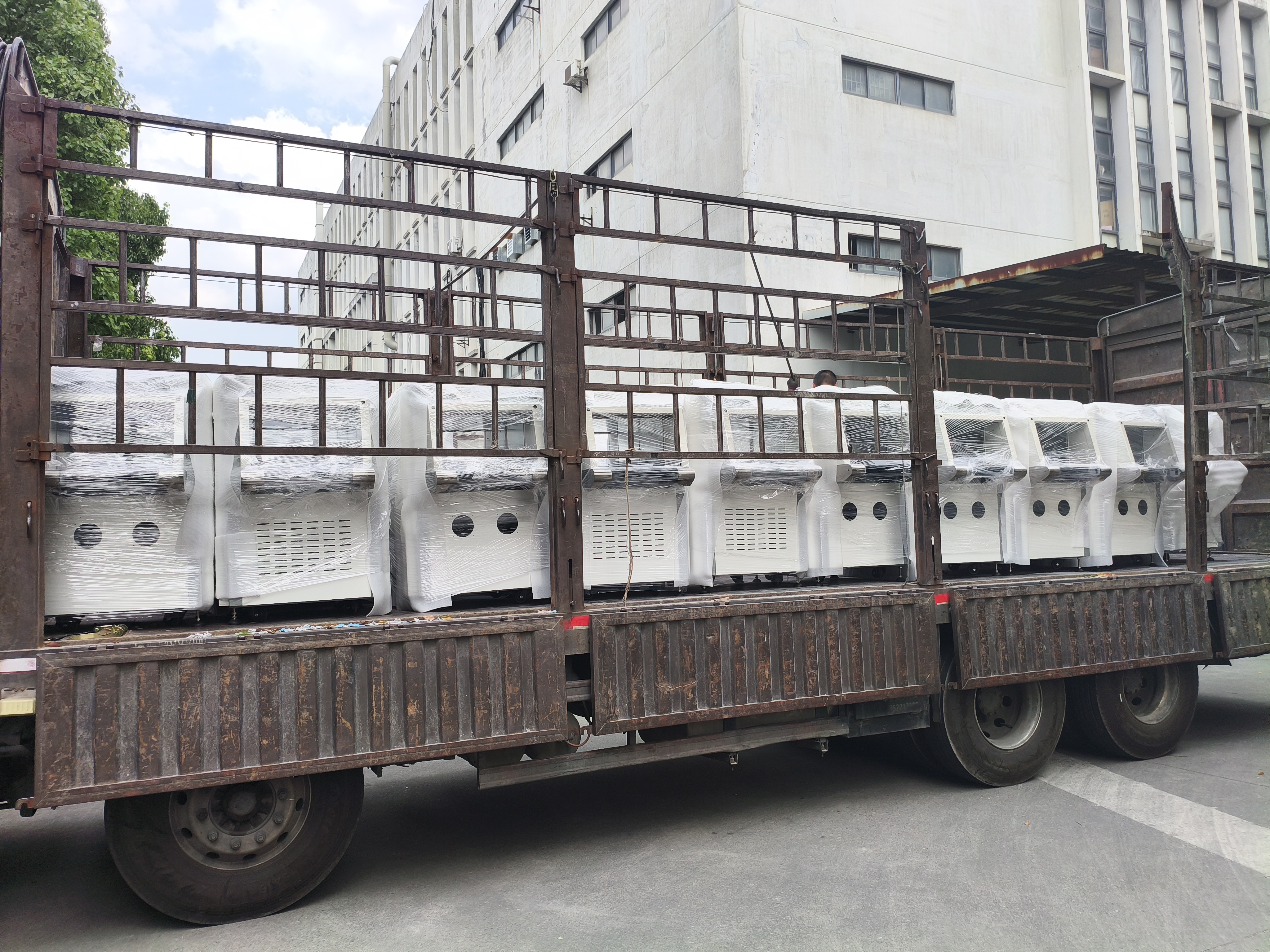 Eastimage envía escáneres de rayos X de energía múltiple EI-6040 a Rusia en medio de la creciente demanda de exportaciones
