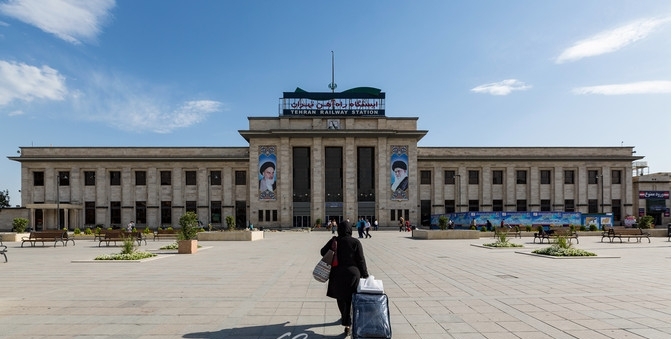 Medidas de seguridad mejoradas en las estaciones de tren: la adquisición a gran escala de nuestro equipo de control de seguridad por parte de Irán garantiza viajes fluidos y seguros