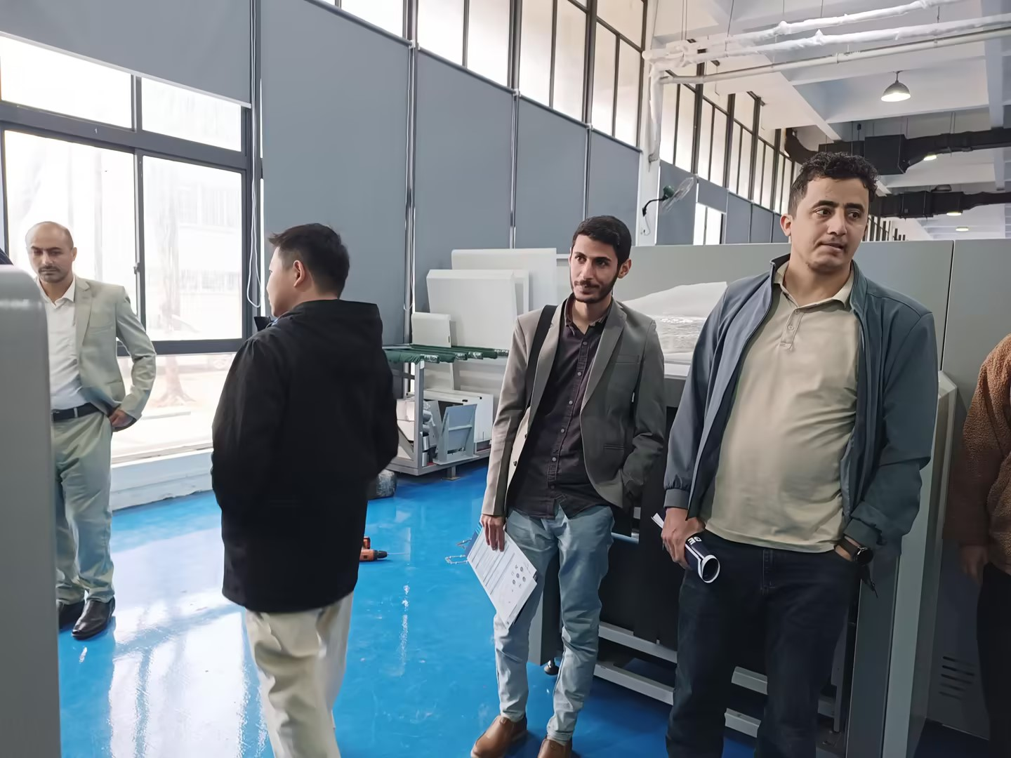 Los clientes de Amman visitan nuestra empresa para su inspección, profundizando la cooperación para el desarrollo mutuo